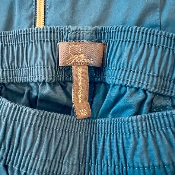 Jaanuu Front zipper scrub set with skinny pants - Picture 6 of 6